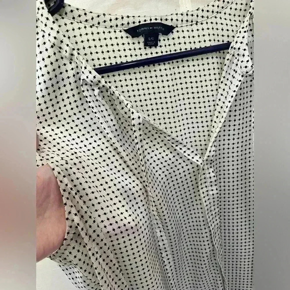 tommy Hilfiger white lightweight flowy tanktop - Picture 2 of 4